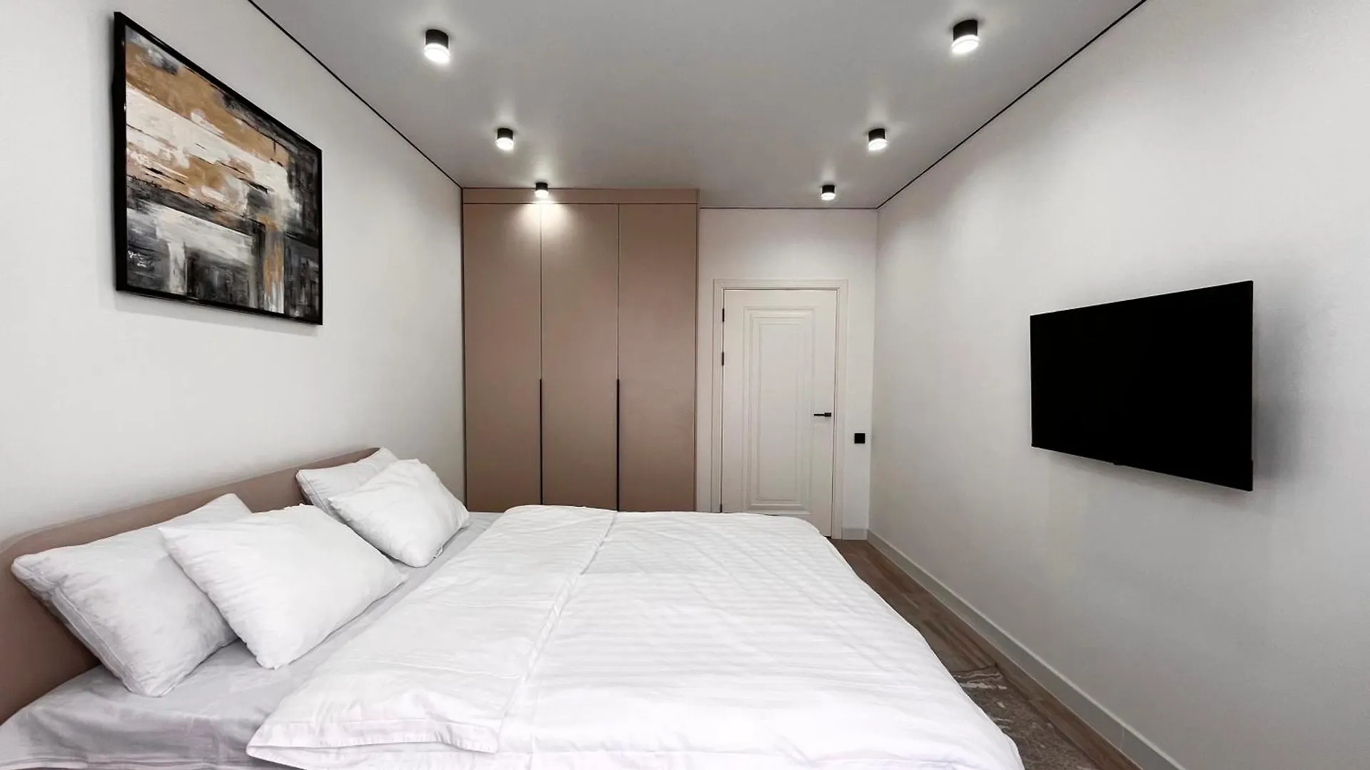 Классика Rayimbek 15, 1Br In The Centre & Питьевая Вода В Подарок Almaty